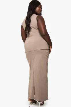 Coordonné grande taille en bengaline avec gilet orné de détails à boutons et jupe maxi