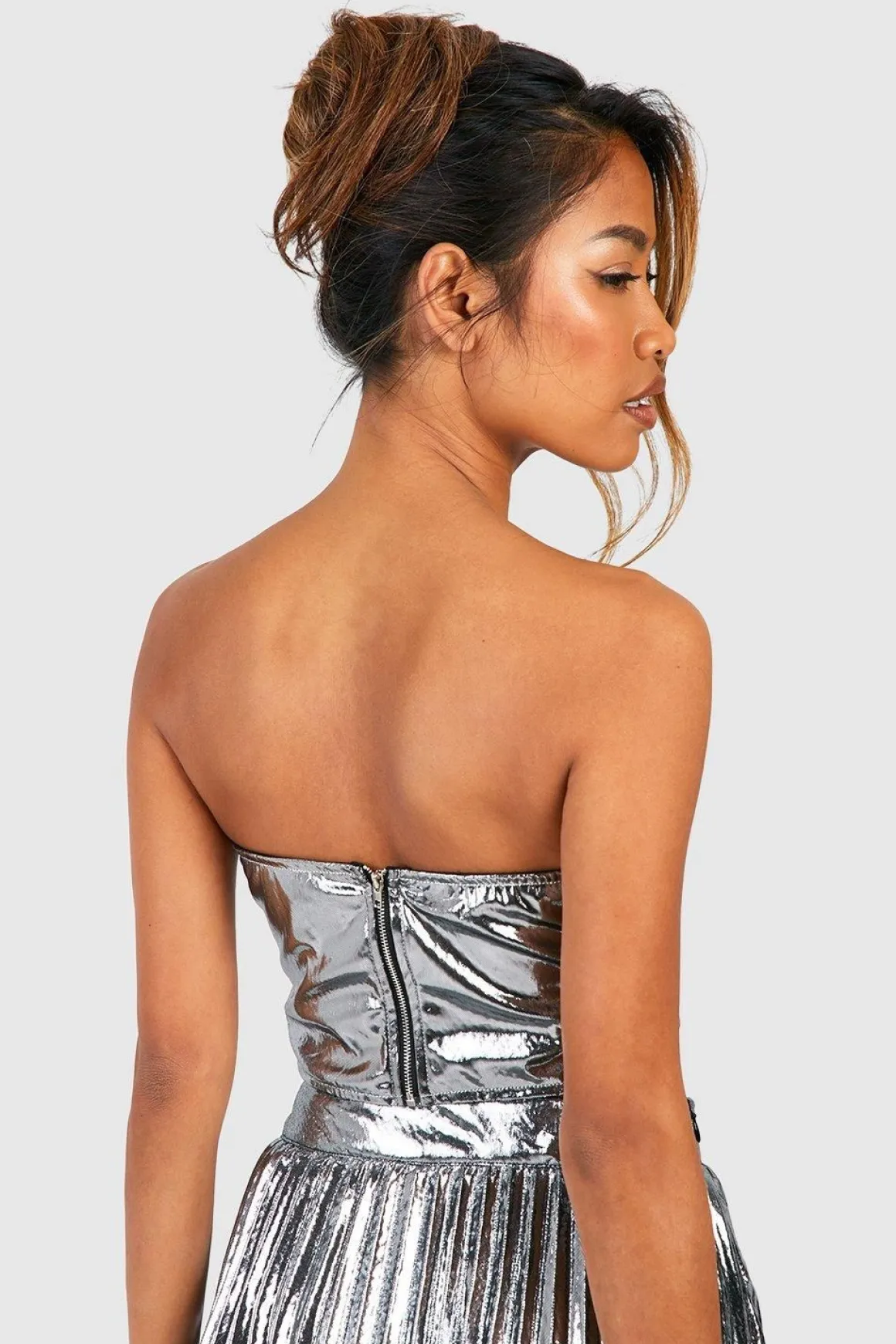 Corset métallique plissé à encolure cœur