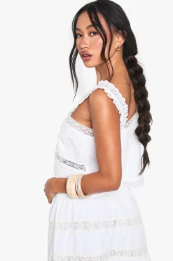 Coton popeline ornée de dentelle, brodée, avec un col carré – Cami