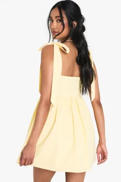boohoo Cotton mini robe ruched au buste avec col en épaules et lien<Femme Robes Patineuses|Robes