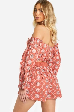 boohoo Crop Top Broderie à épaules dénudées<Femme Tops