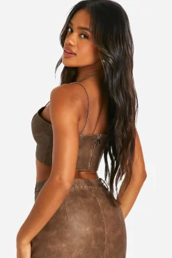 boohoo Crop top court en synthétique délavé à bretelles<Femme Looks Chocolat|Ensembles