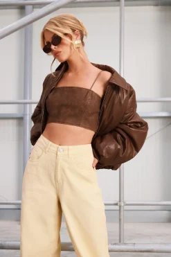 boohoo Crop top court en synthétique délavé à bretelles<Femme Looks Chocolat|Ensembles