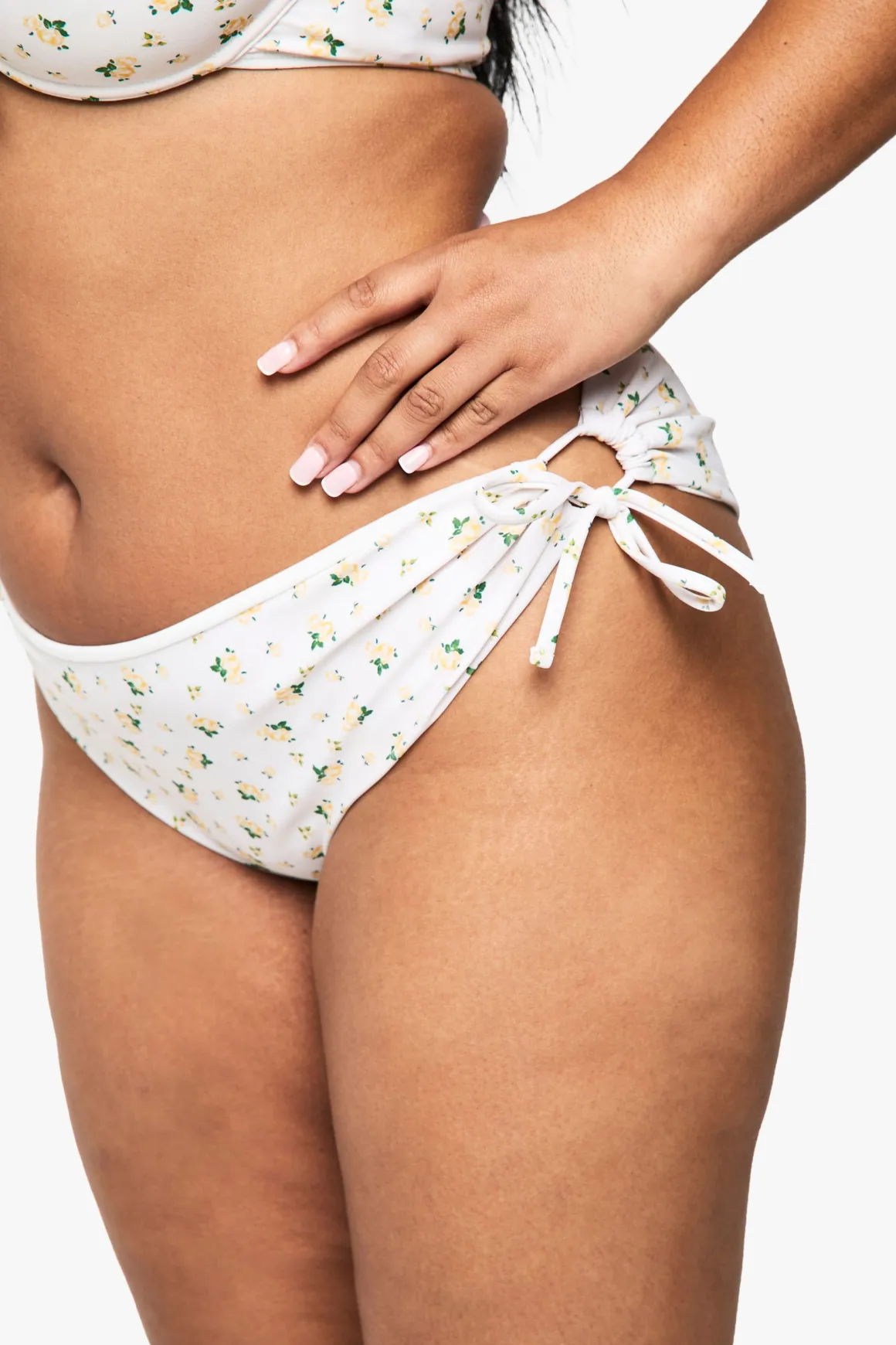 Culotte De Bikini Grande Taille À Imprimé Fleuri Ditsy Avec Fronces Et Liens Latéraux