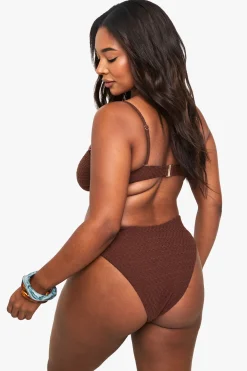 boohoo Culotte de bikini grande taille crinkle à taille haute<Femme Looks Chocolat|Tenues De Plage