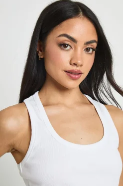 boohoo Débardeur Côtelé À Dos Nageur Et Col En V<Femme Tops