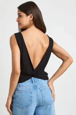 boohoo Débardeur Côtelé Ultra Doux À Dos Échancré Avec Détail Torsadé<Femme Tops D’Automne|Looks De Rentrée