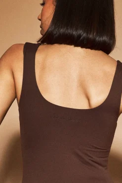 Débardeur DSGN Studio À Encolure Carrée Avec Brassière Intégrée En Tissu Ultra-doux