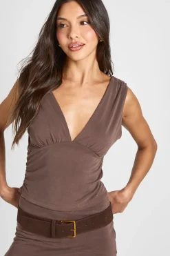 boohoo Débardeur En Cupro À Col V Avec Détails Froncés<Femme Looks Chocolat|Tops