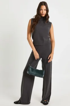 Débardeur en maille super douce à col fendu et pantalon à jambe droite coordonné