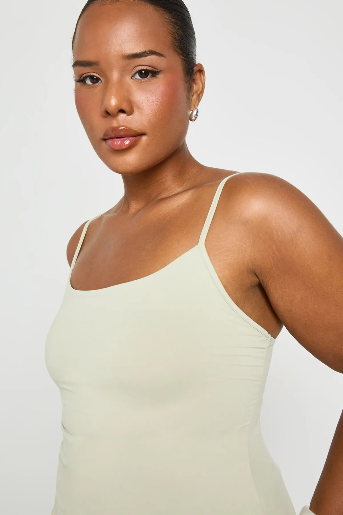 boohoo Débardeur Grande Taille Effet Seconde Peau À Bretelles Fines Et Encolure Carrée<Femme Tops