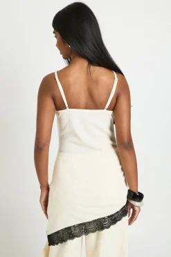 boohoo Débardeur Long Asymétrique À Texture Gaufrée Et Finitions En Dentelle<Femme Satin Et Dentelle|Tops