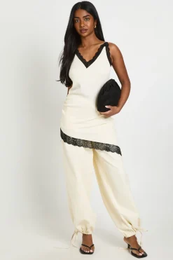 boohoo Débardeur Long Asymétrique À Texture Gaufrée Et Finitions En Dentelle<Femme Satin Et Dentelle|Tops