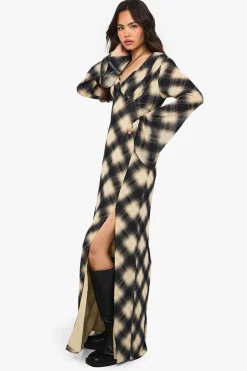 Découvrez la robe maxi en chiffon à décolleté plongeant