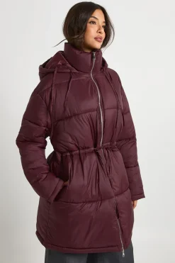Doudoune à capuche avec taille cintrée