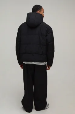 Doudoune mate à capuche en noir