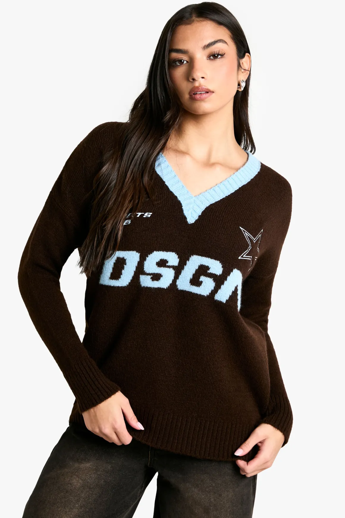 DSGN Pull en maille oversize à encolure en V brodé