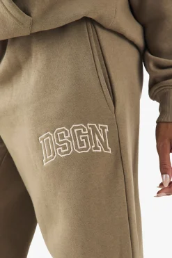 DSGN Studio Collegiate Jogger à jambe droite brodé