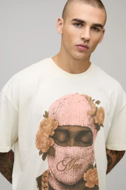 Ecru T-shirt imprimé à masque de ski floral pour homme oversize