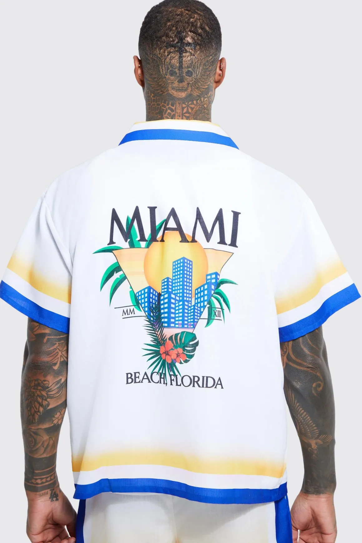 Ensemble ample à imprimé Miami avec chemise et short