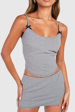 Ensemble avec crop top à carreaux et mini-jupe taille basse