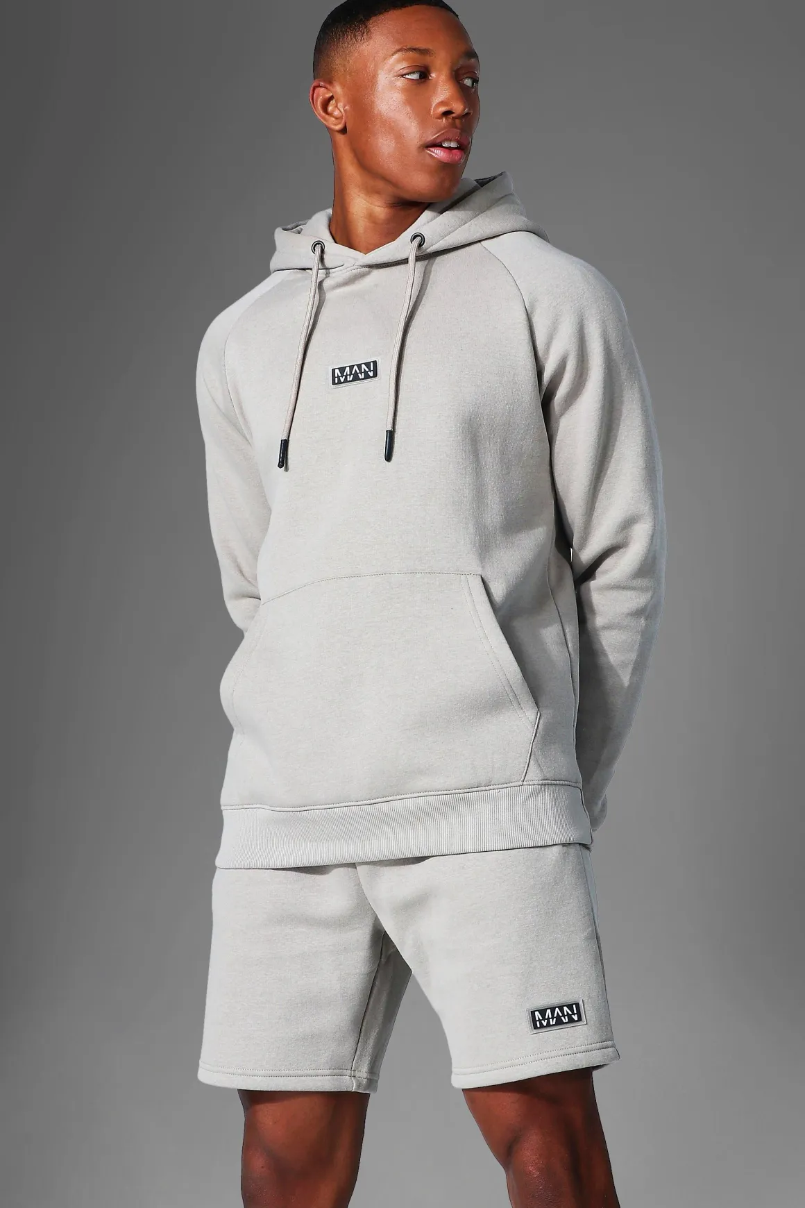 Ensemble avec sweat à capuche et short - MAN Active