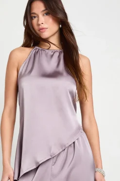 Ensemble camisole et pantalon en satin asymétrique à encolure halterneck