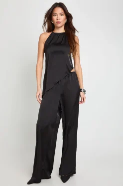 boohoo Ensemble camisole satin asymétrique à encolure halterneck et pantalon assorti<Femme Satin Et Dentelle|Ensembles