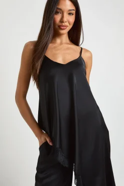 Ensemble Caraco et Pantalon en Satin avec Finitions en Dentelle