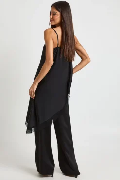 Ensemble Caraco et Pantalon en Satin avec Finitions en Dentelle