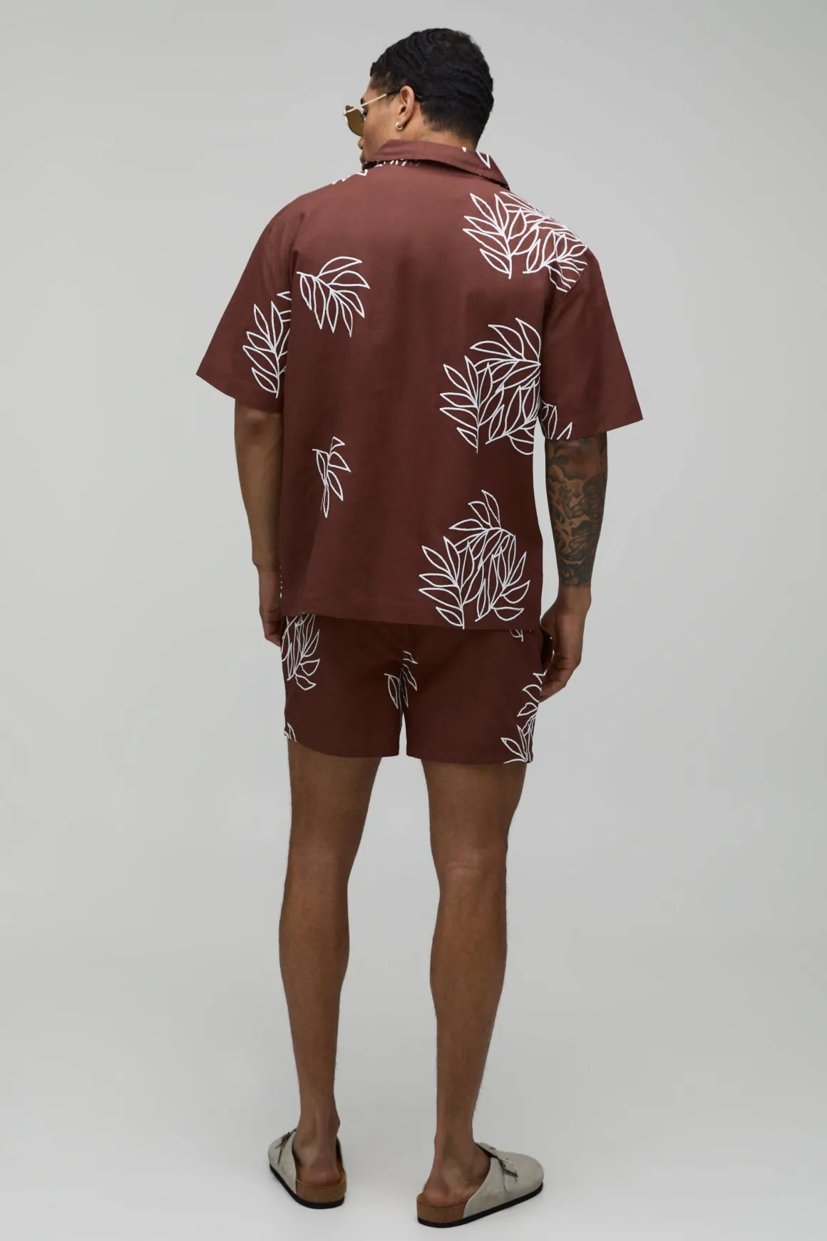 Ensemble Chemise Ample En Lin Broderie Palmier Et Short Décontracté