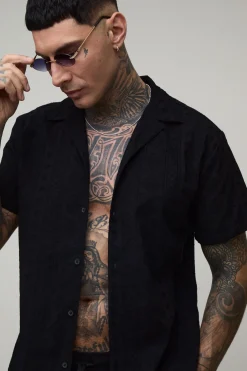 boohooMAN Ensemble Chemise Brodée En Coton Coupe Regular Tall Et Short Décontracté À Cordon De Serrage Prolongé<Homme Ensembles|Tout Afficher