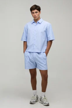 boohooMAN Ensemble Chemise Oversize Ample À Rayures Brodées Capri Et Short Baggy<Homme Ensembles
