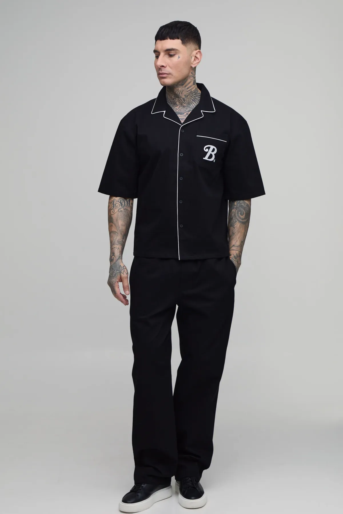 boohooMAN Ensemble Chemise Oversize En Sergé Avec Poches Détaillées Et Pantalon Décontracté Tall<Homme Tout Afficher|Tenues De Soirée Tall