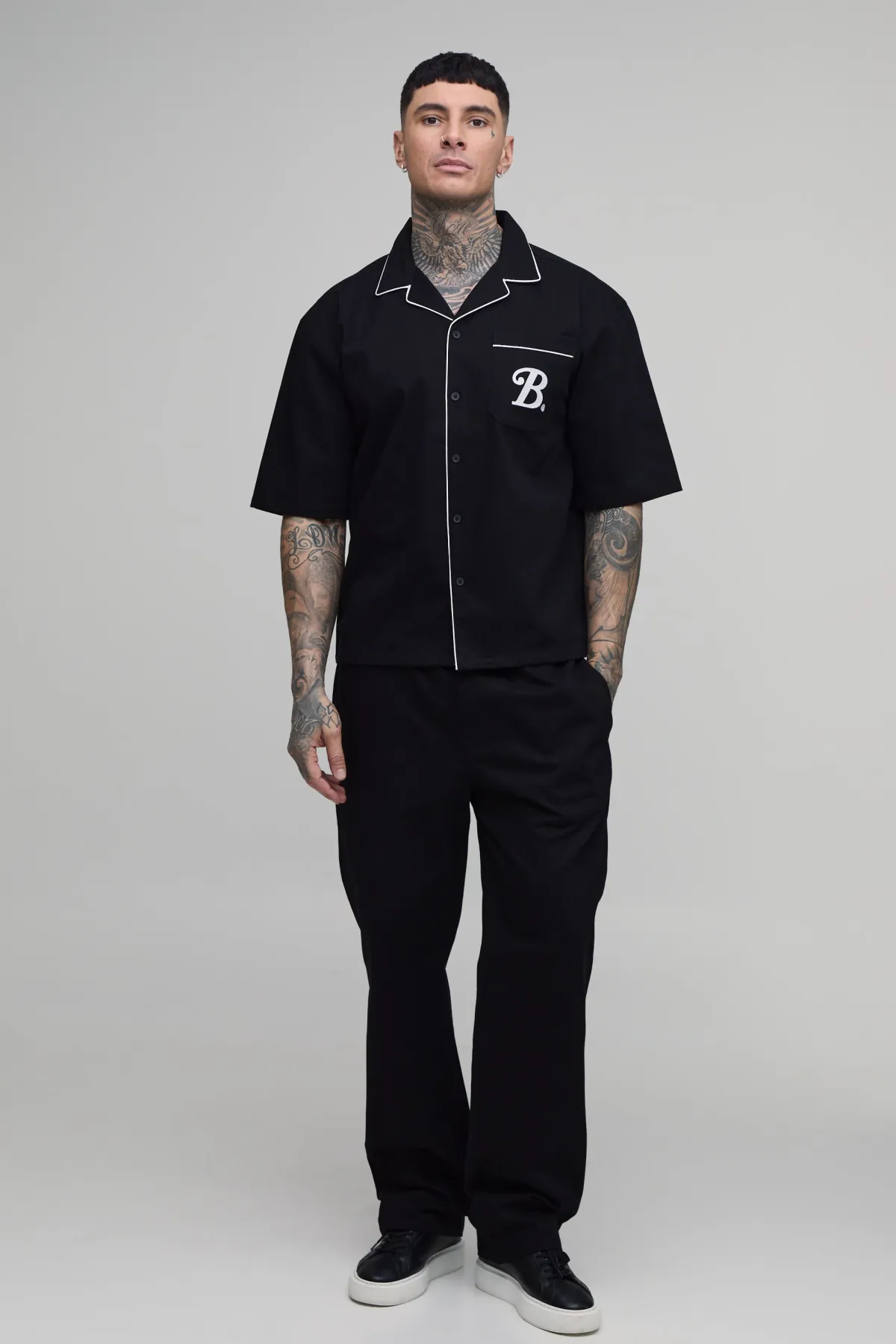 boohooMAN Ensemble Chemise Oversize En Sergé Avec Poches Détaillées Et Pantalon Décontracté Tall<Homme Tout Afficher|Tenues De Soirée Tall