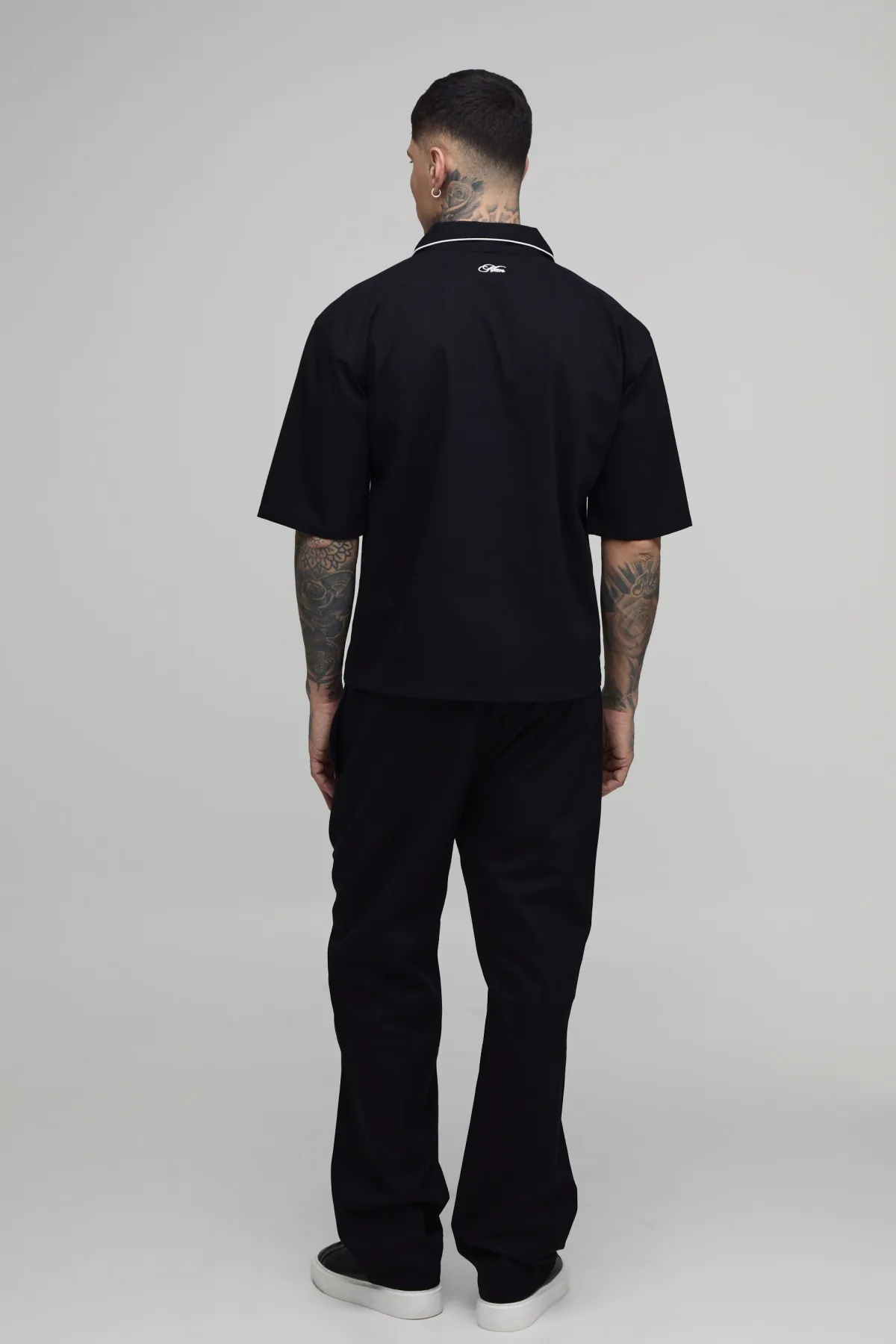 boohooMAN Ensemble Chemise Oversize En Sergé Avec Poches Détaillées Et Pantalon Décontracté Tall<Homme Tout Afficher|Tenues De Soirée Tall