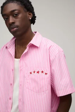 boohooMAN Ensemble Chemise Oversize Et Short Ample À Rayures Avec Détail De Poche Et Étoiles Brodées<Homme Ensembles