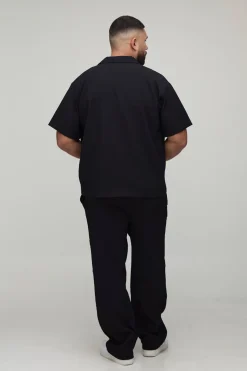 Ensemble chemise à plis surdimensionnée et pantalon fuselé