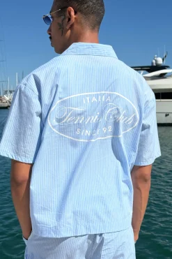 Ensemble Chemise Revere Sfera Oversized Boxy à Rayures, Imprimé Tennis Club et Short