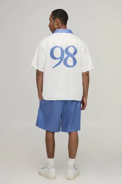 boohooMAN Ensemble Chemise Satinée Oversize À Manches Courtes Et Short Imprimé Sport Édition<Homme Ensembles