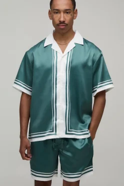 Ensemble Chemise Satinée Oversize À Manches Courtes Et Short Avec Imprimé Double Bordure