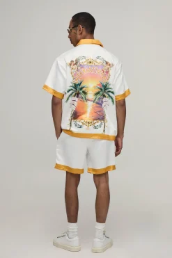 Ensemble Chemise Satinée Oversize À Manches Courtes Et Short Avec Imprimé Destination