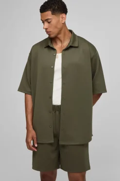 Ensemble chemise surdimensionnée à col scuba et short