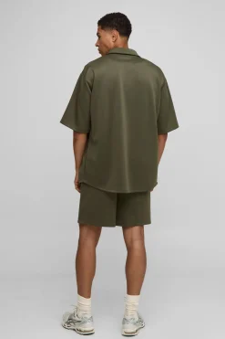 Ensemble chemise surdimensionnée à col scuba et short