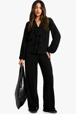 Ensemble coordonné : blouse côtelée à nouer à l'avant et pantalon