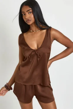 boohoo Ensemble Coordonné Caraco Col Rond Et Short Fluide En Satin<Femme Looks Chocolat|Satin Et Dentelle