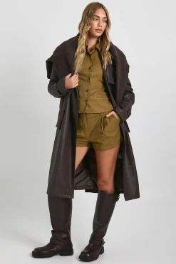 Ensemble coordonné chemise et short à épaulettes longues