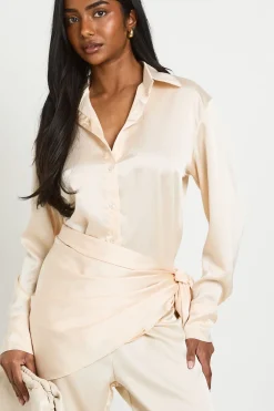 Ensemble Coordonné Chemise Et Pantalon En Satin Avec Taille Nouée