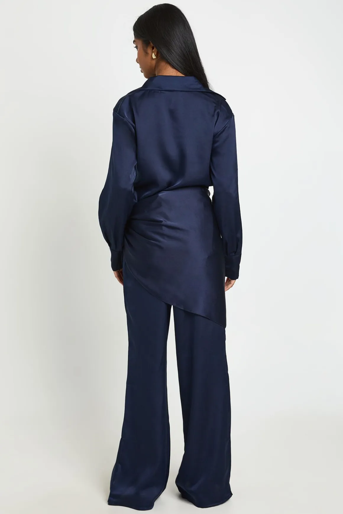 Ensemble Coordonné Chemise Et Pantalon En Satin Avec Taille Nouée
