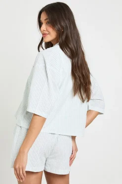 Ensemble Coordonné Chemise À Manches Courtes Et Short À Rayures